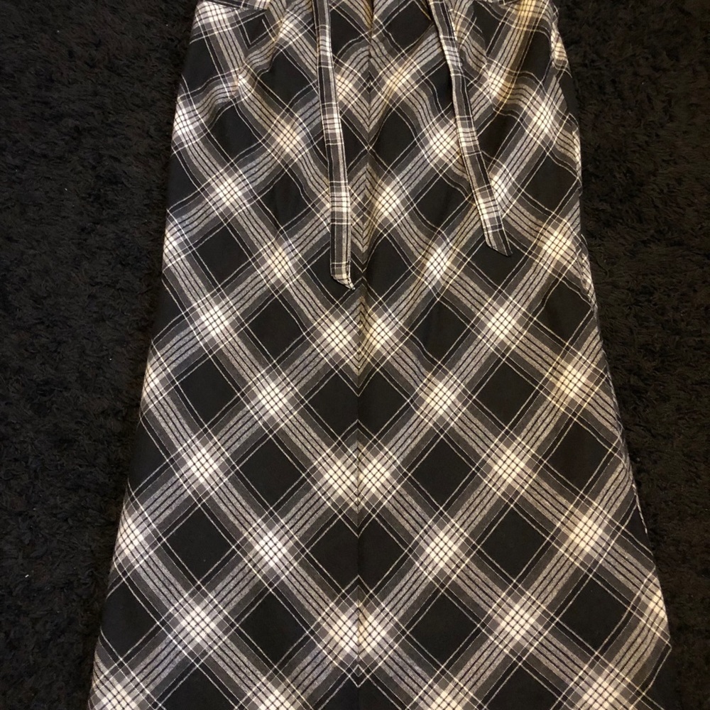 High wasted retro skirt!  Never worn ;)